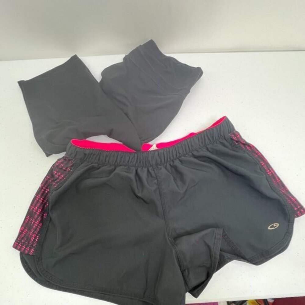 Athletic Bottoms Lot of 2 L Shorts Capris Black Pink Running‎ Yoga Leggings